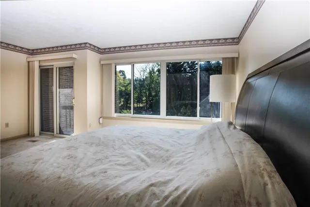 $2,200 | 804 Fairways Drive, Oakmont, PA 15139