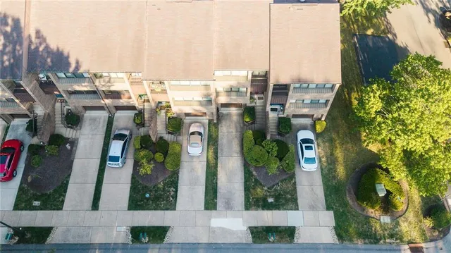 $2,200 | 804 Fairways Drive, Oakmont, PA 15139