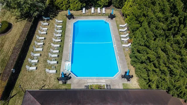 $2,200 | 804 Fairways Drive, Oakmont, PA 15139