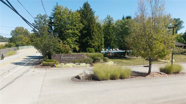 $2,200 | 804 Fairways Drive, Oakmont, PA 15139