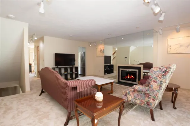 $2,200 | 804 Fairways Drive, Oakmont, PA 15139