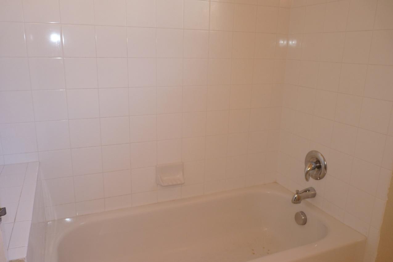 11125 Misty Ridge Way Boynton Beach, FL 33473 - Photo 35 of 54 M BATH TUB 3