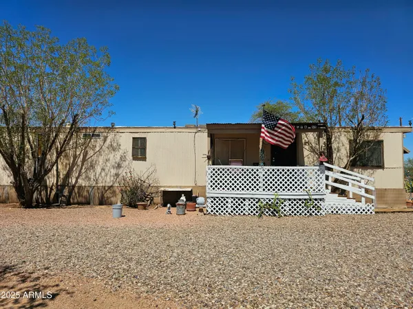 a view of a outdoor space