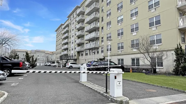 $335,000 | 79-14 Rockaway Beach Boulevard, Unit 6F | Hammels