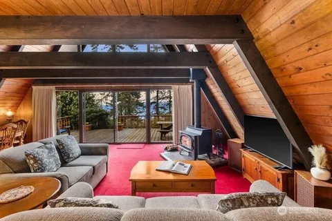 $865,000 | 595 Race Road, Coupeville, WA 98239