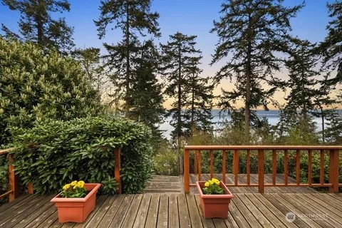 $865,000 | 595 Race Road, Coupeville, WA 98239