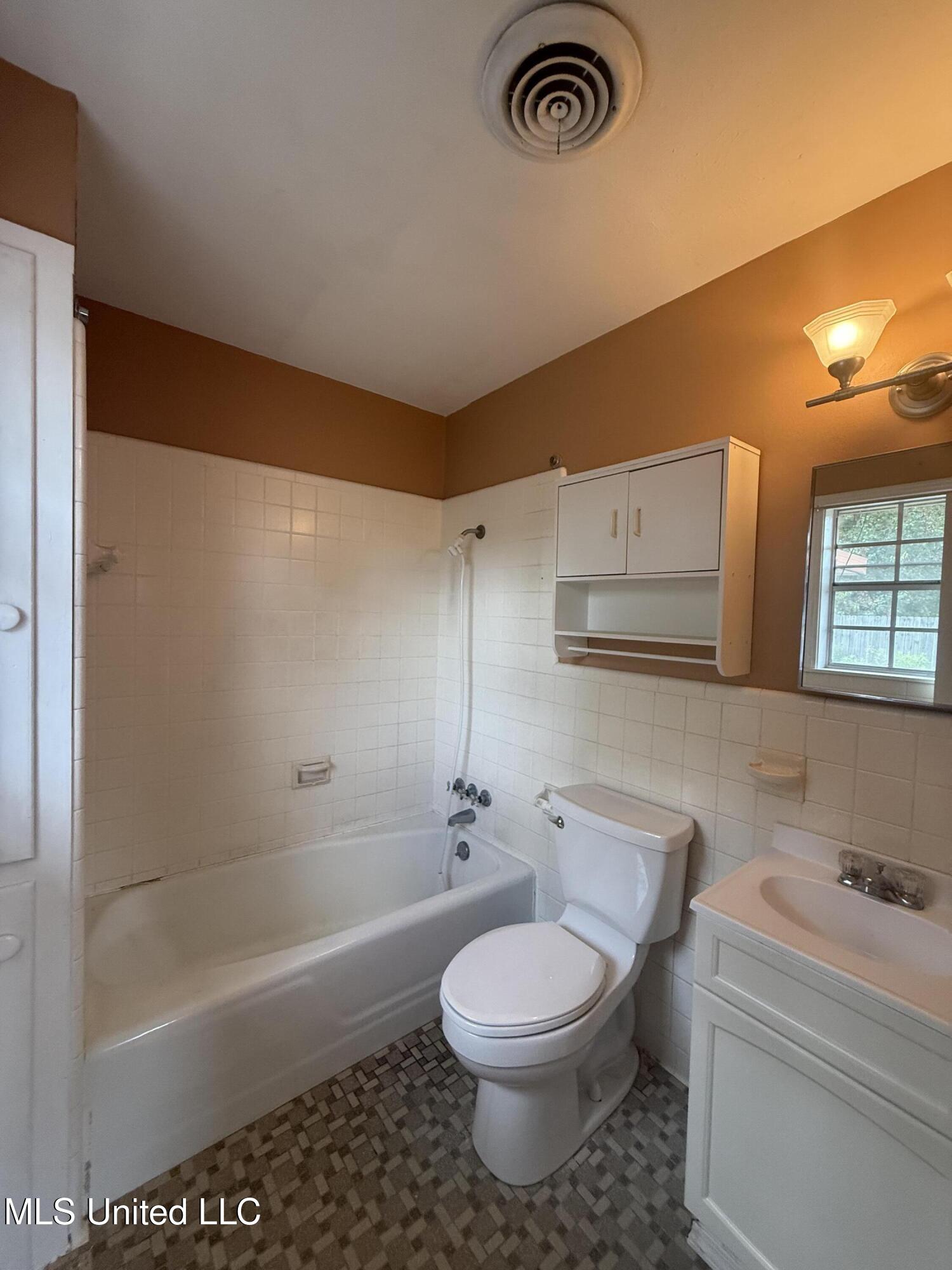 104 MacGregor Way Natchez, MS 39120 - Photo 29 of 31 IMG_4039