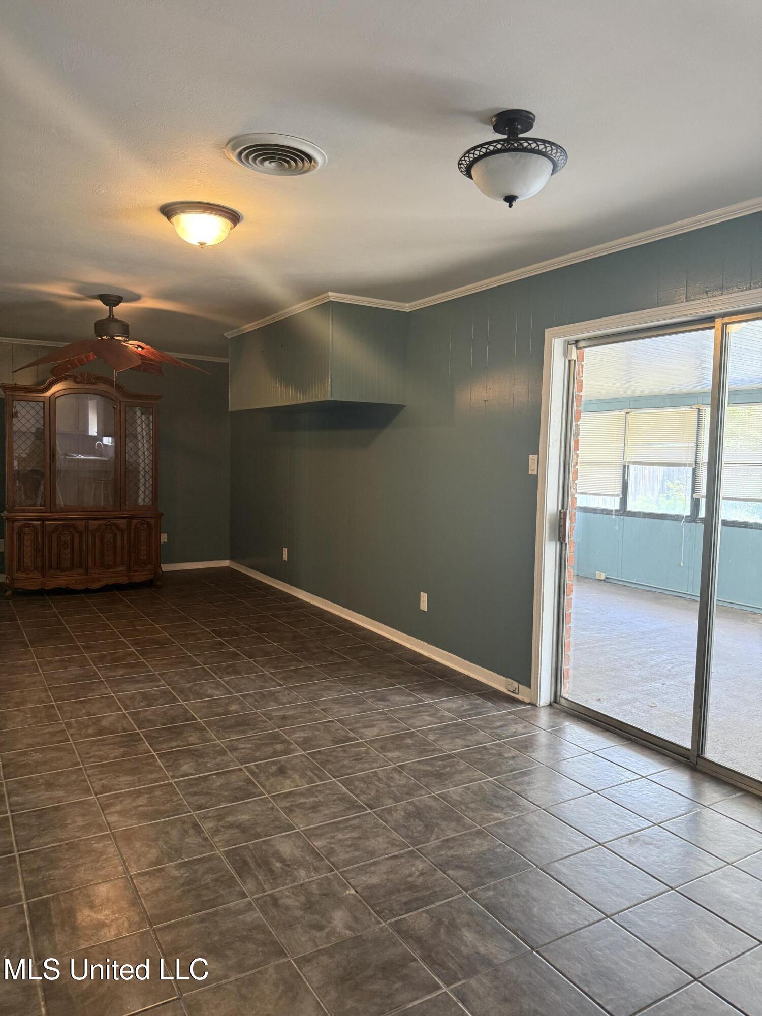 104 MacGregor Way Natchez, MS 39120 - Photo 3 of 31 IMG_4054