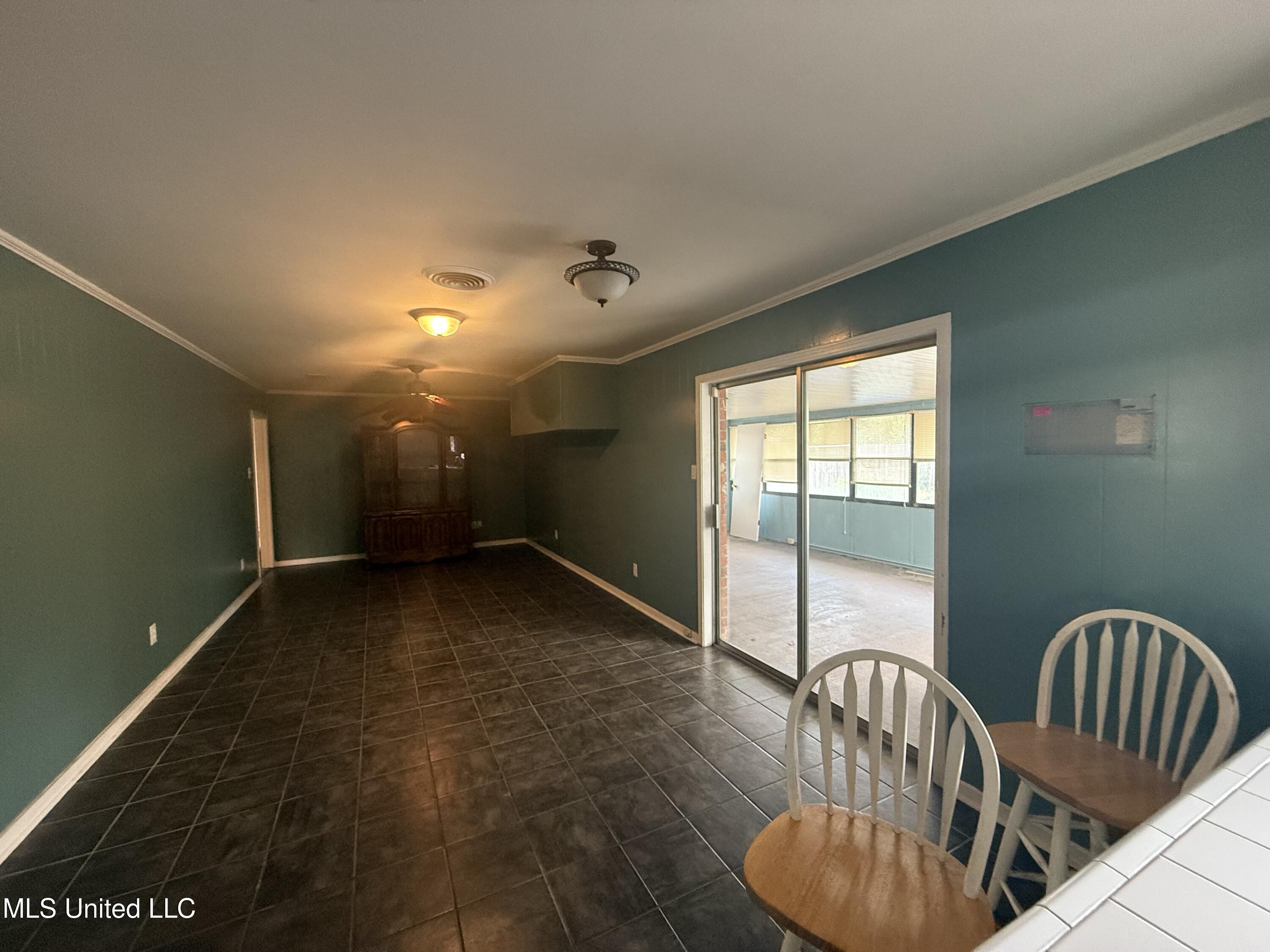 104 MacGregor Way Natchez, MS 39120 - Photo 5 of 31 IMG_4050