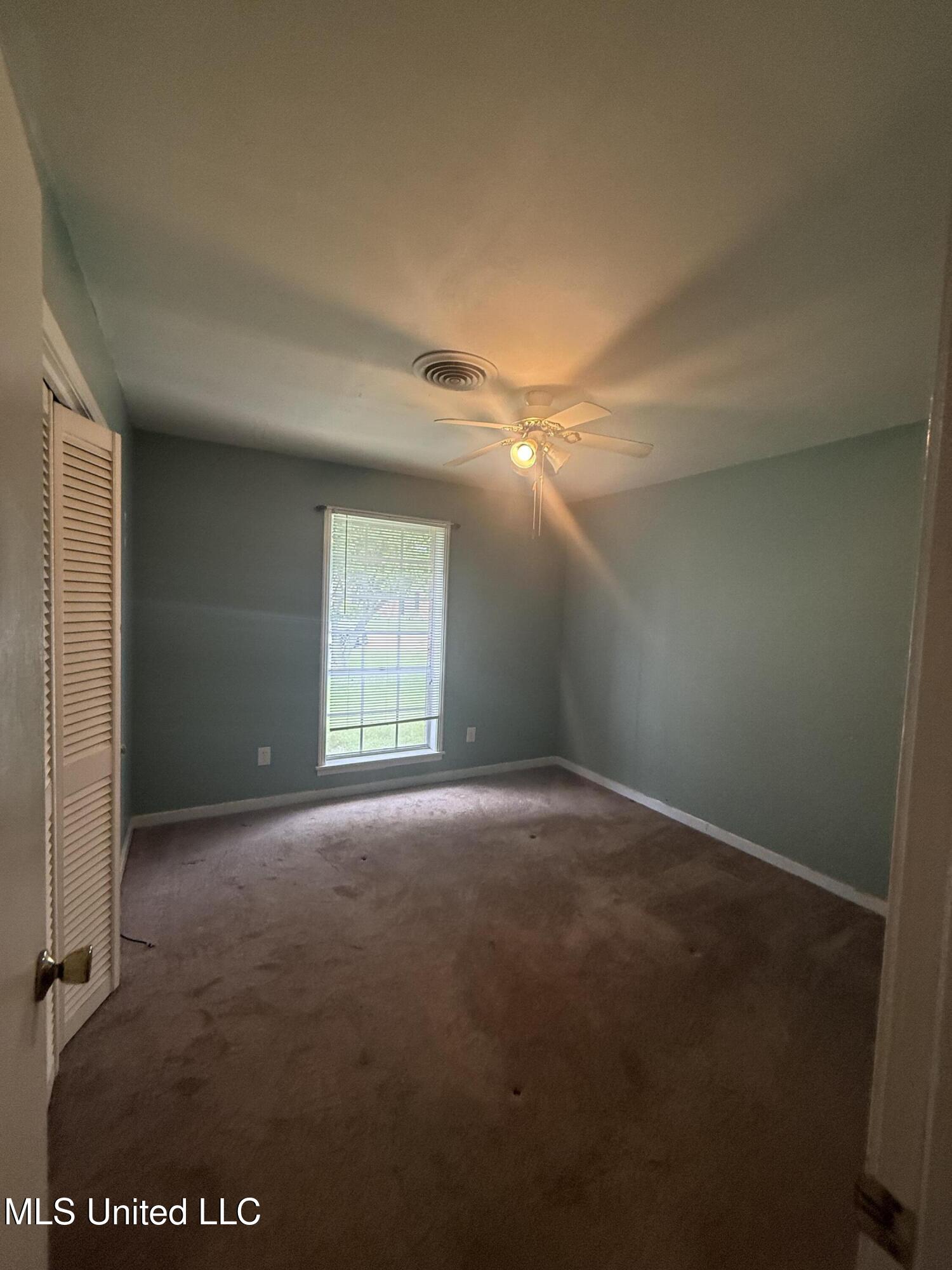 104 MacGregor Way Natchez, MS 39120 - Photo 7 of 31 IMG_4045