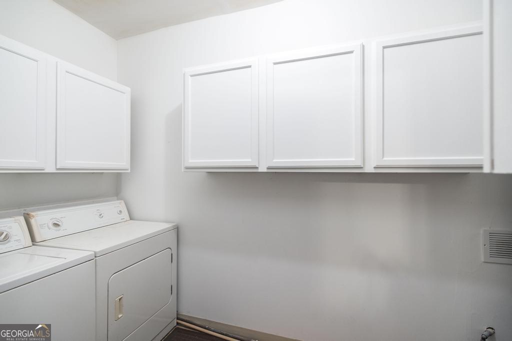 209 Spillers Street Fort Valley, GA 31030 - Photo 29 of 36 a view of washer and dryer