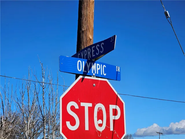 a view of a back yard of a building