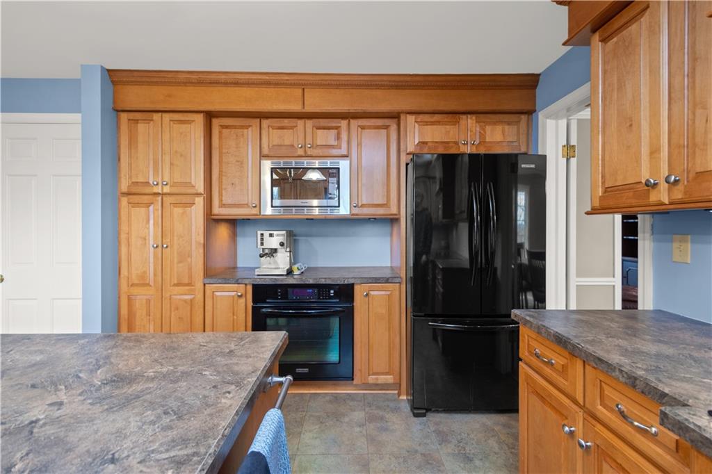661 Harrogate Road Pittsburgh, PA 15241 - Photo 8 of 25 Gallery Image 8