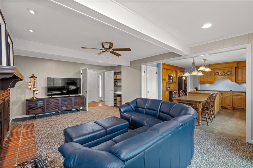 661 Harrogate Road Pittsburgh, PA 15241 - Photo 9 of 25 Gallery Image 9