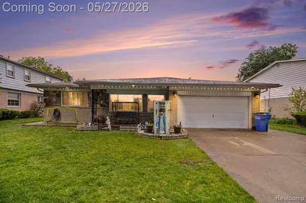 $349,900 | 32343 Cambridge Drive, Warren, MI 48093