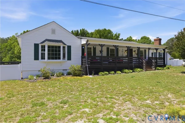 $450,000 | 13700 Branders Bridge Road, Chester, VA 23831