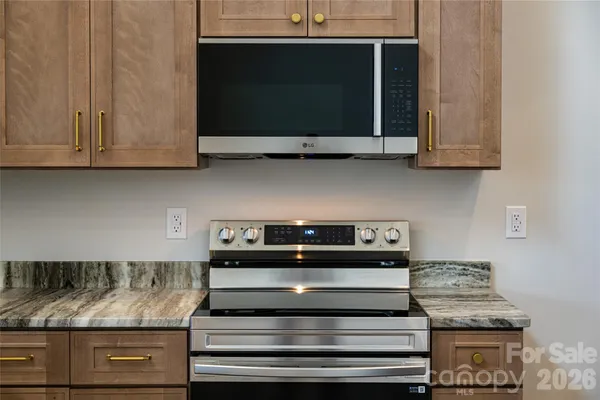 $514,900 | 153 Hackleburg Lane, Hendersonville, NC 28792