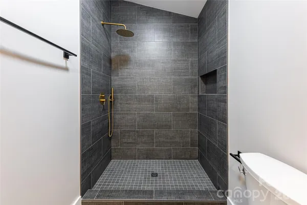 $539,000 | 153 Hackleburg Lane, Hendersonville, NC 28792