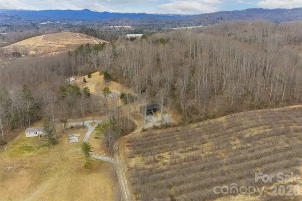 $539,000 | 153 Hackleburg Lane, Hendersonville, NC 28792