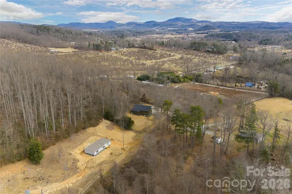 $514,900 | 153 Hackleburg Lane, Hendersonville, NC 28792