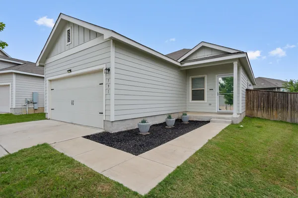 $225,000 | 791 Circle Way, Jarrell, TX 76537