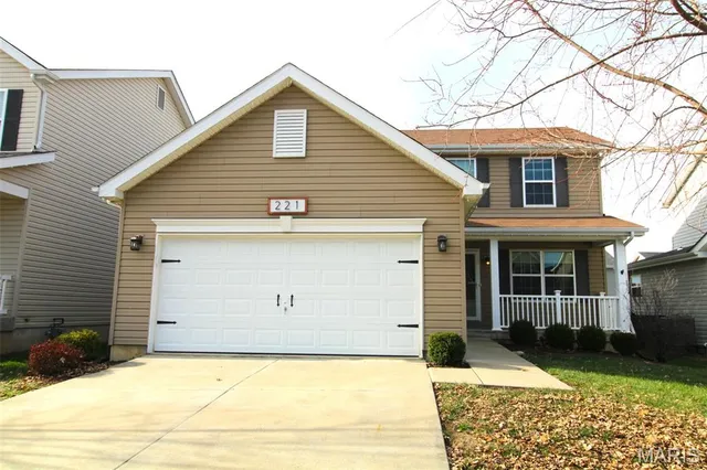 $2,595 | 221 Pecan Bluffs Drive, Wentzville, MO 63385