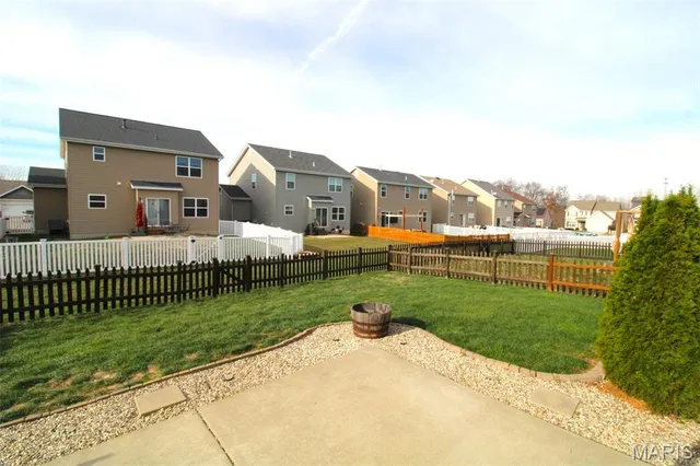 $2,595 | 221 Pecan Bluffs Drive, Wentzville, MO 63385