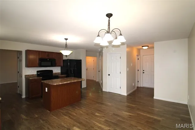 $2,595 | 221 Pecan Bluffs Drive, Wentzville, MO 63385