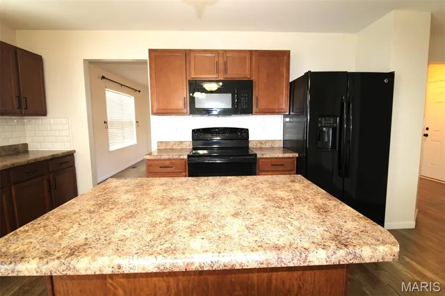 $2,595 | 221 Pecan Bluffs Drive, Wentzville, MO 63385