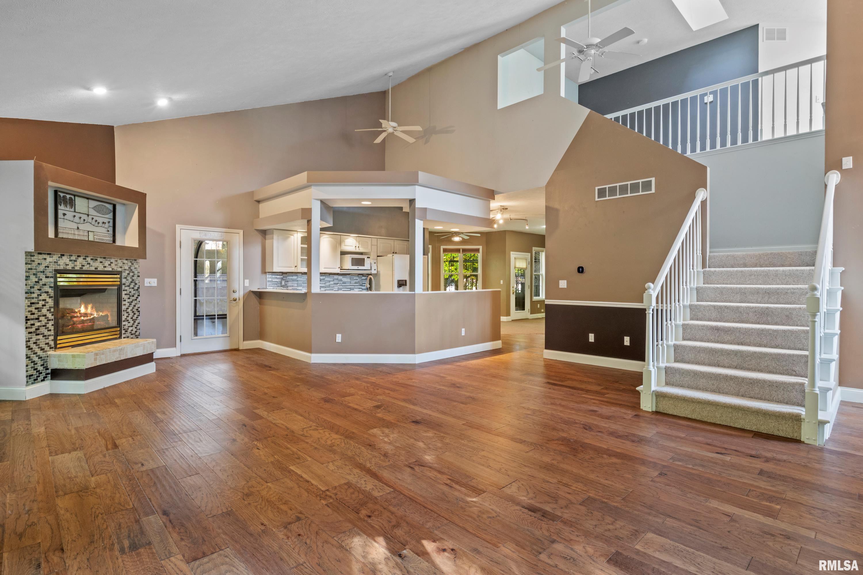 512 5 Forks Drive Springfield, IL 62711 - Photo 5 of 42 Gallery Image 5