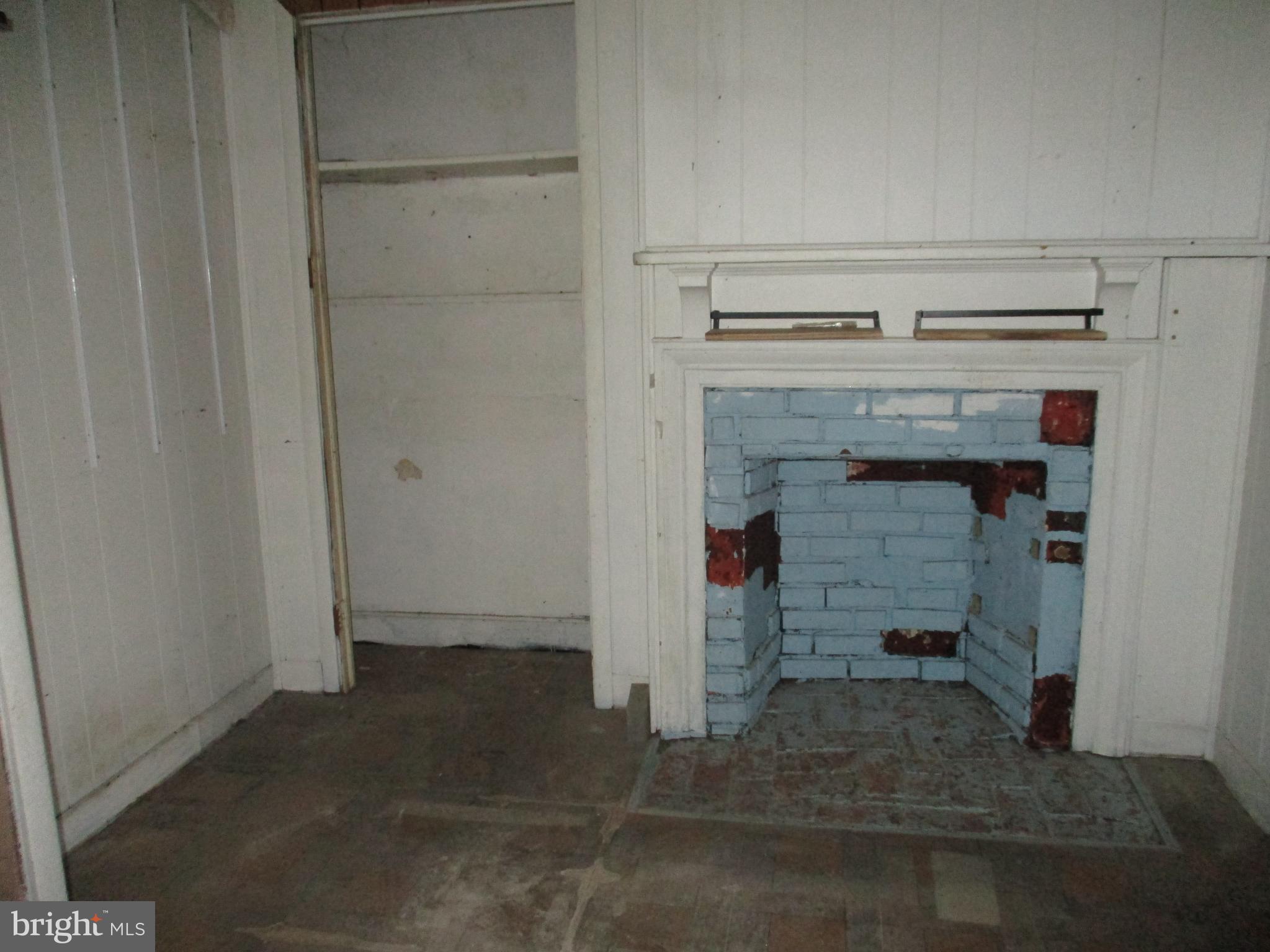 1124 Dunton Street Philadelphia, PA 19123 - Photo 9 of 16 2nd Floor Rear Bedroom