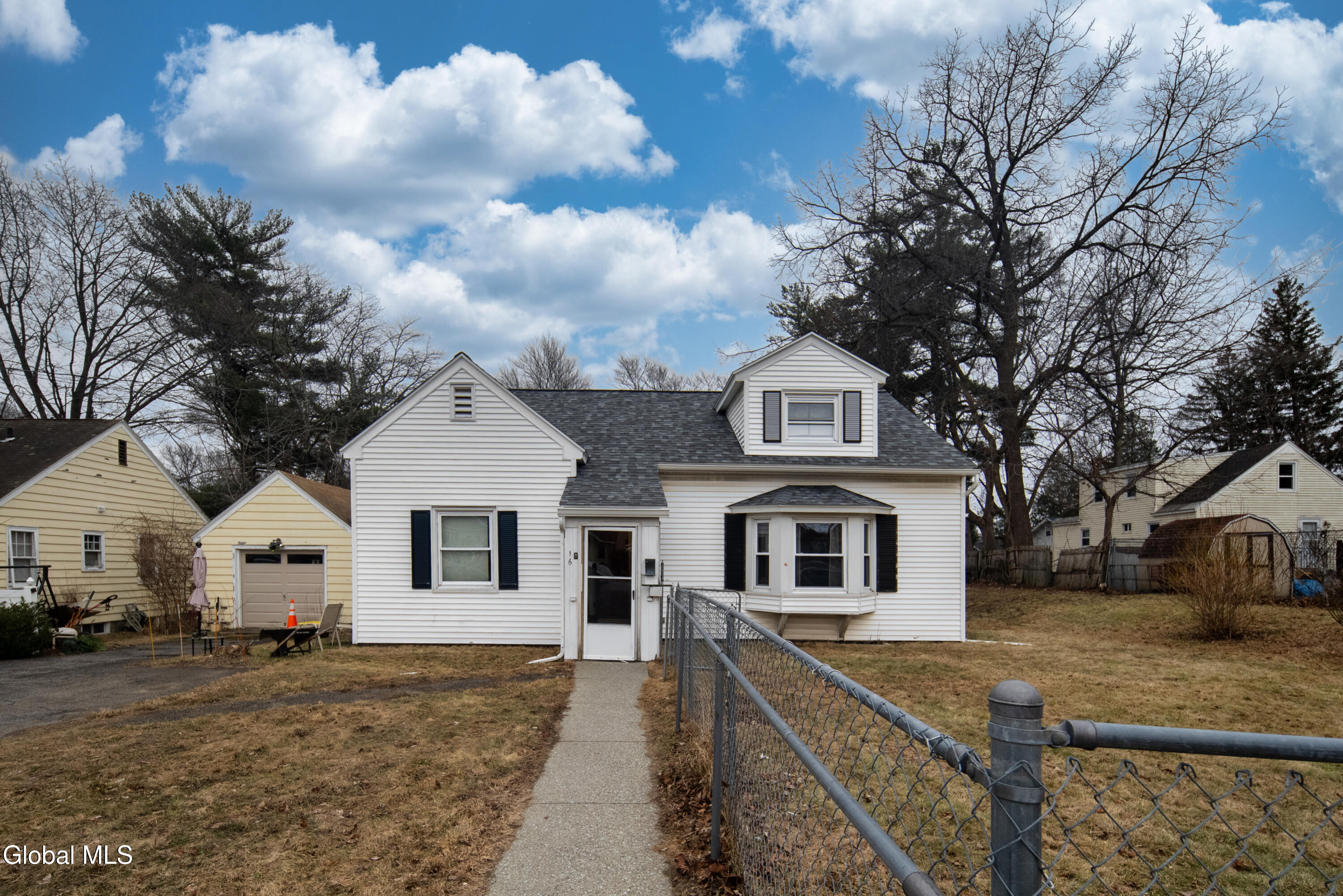 16 Lake Road Albany, NY 12205 - Photo 1 of 38 001