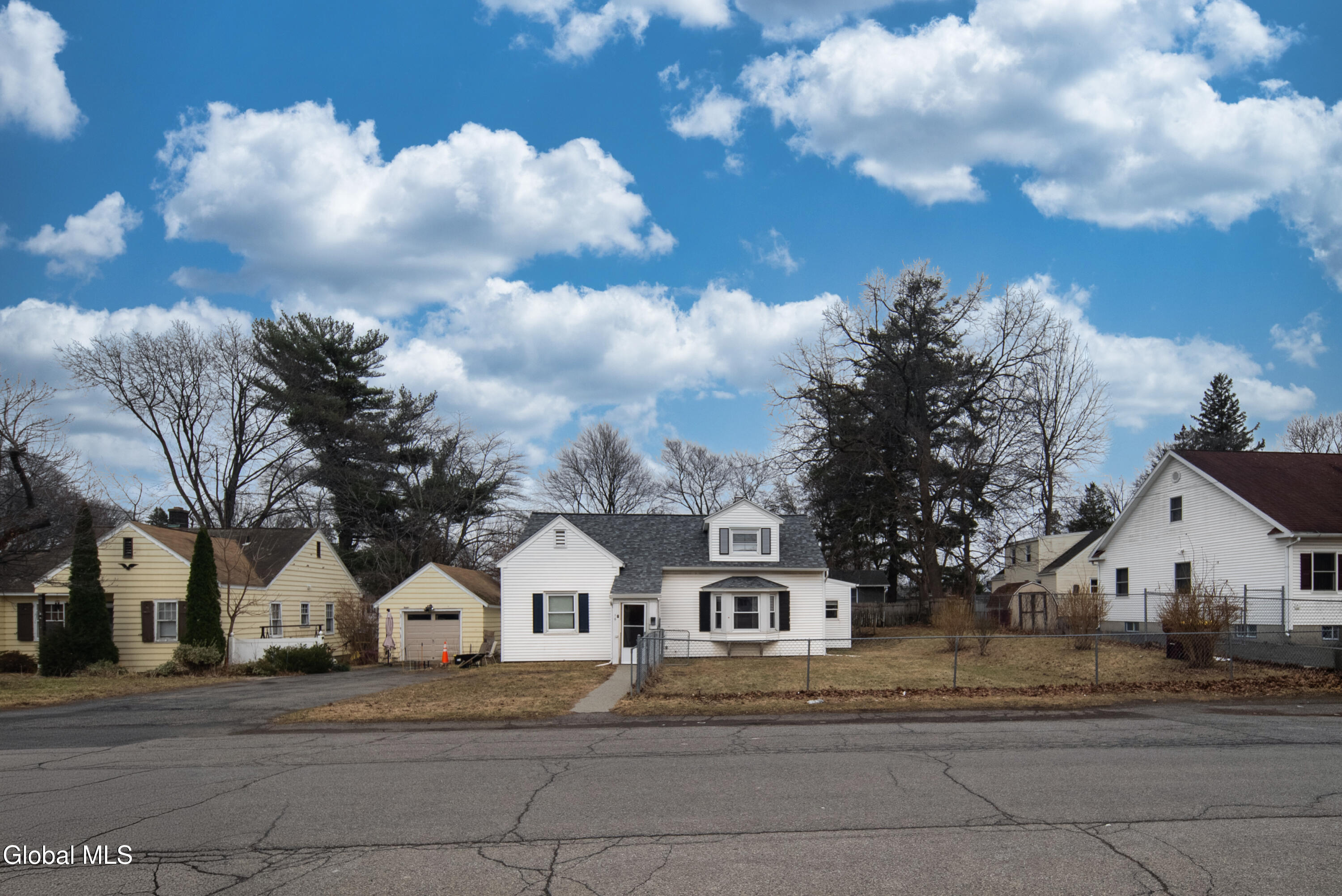 16 Lake Road Albany, NY 12205 - Photo 2 of 38 057