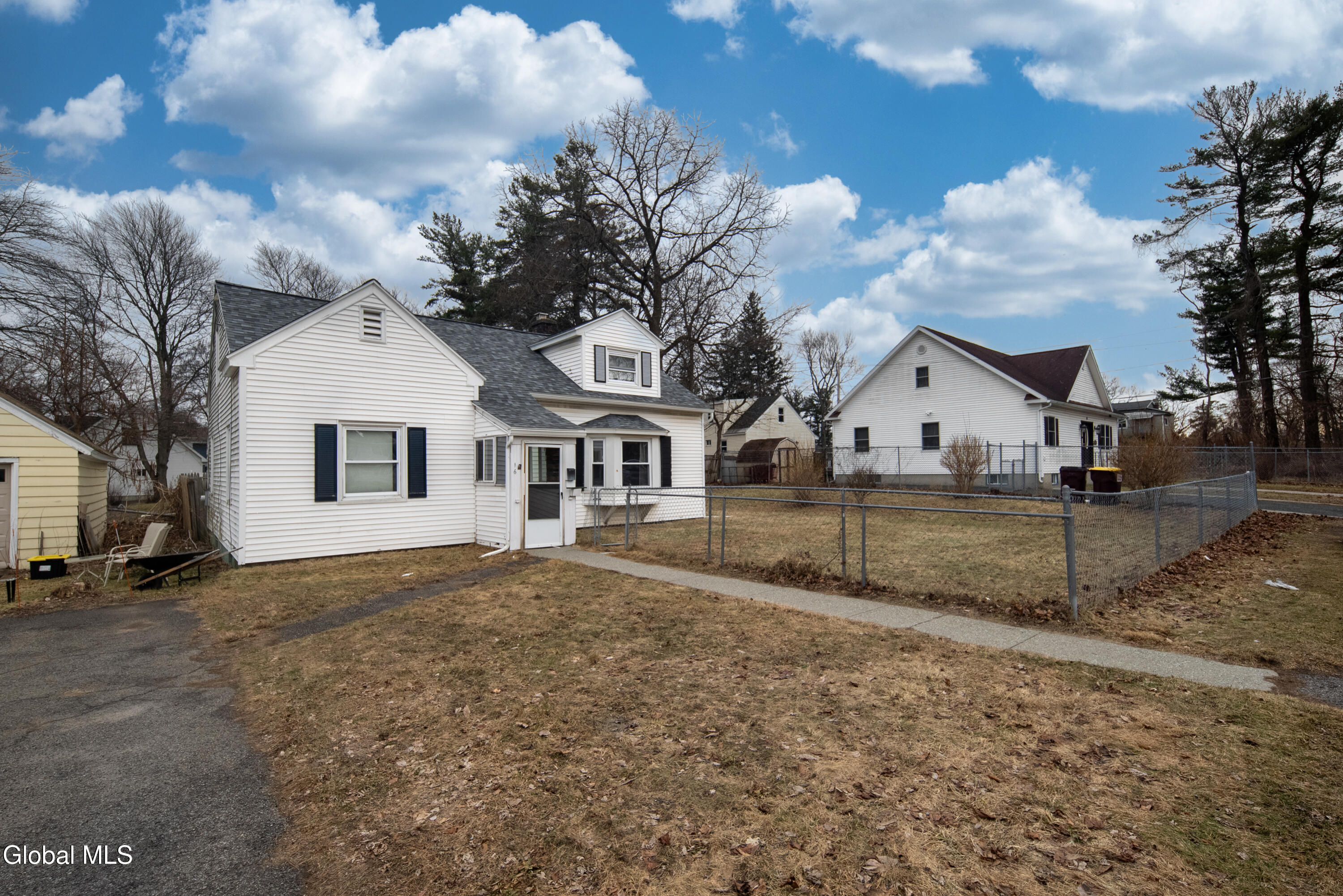 16 Lake Road Albany, NY 12205 - Photo 3 of 38 055