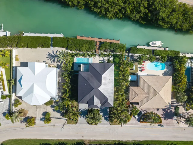 $5,750,000 | 230 15th Circle, Key Colony Beach, FL 33051