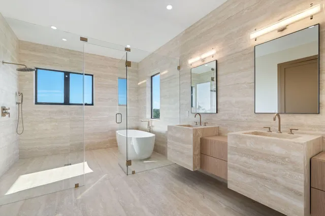 $5,750,000 | 230 15th Circle, Key Colony Beach, FL 33051