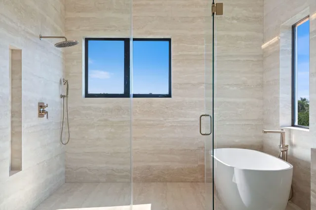 $5,750,000 | 230 15th Circle, Key Colony Beach, FL 33051