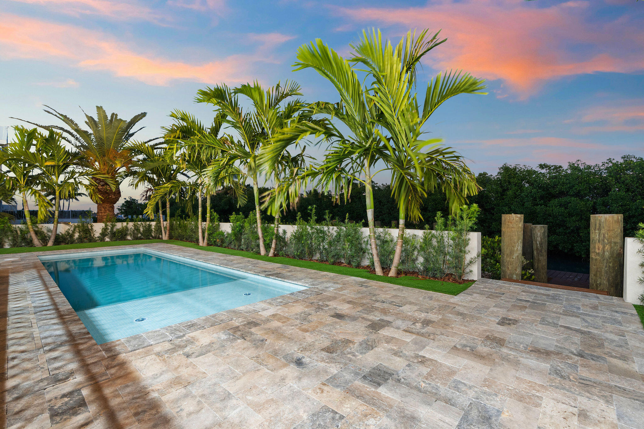 230 15th Circle Key Colony Beach, FL 33051 - Photo 4 of 103 DSC09723