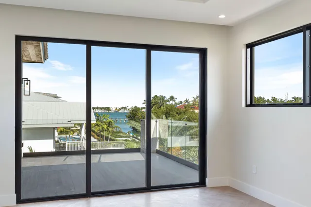 $5,750,000 | 230 15th Circle, Key Colony Beach, FL 33051