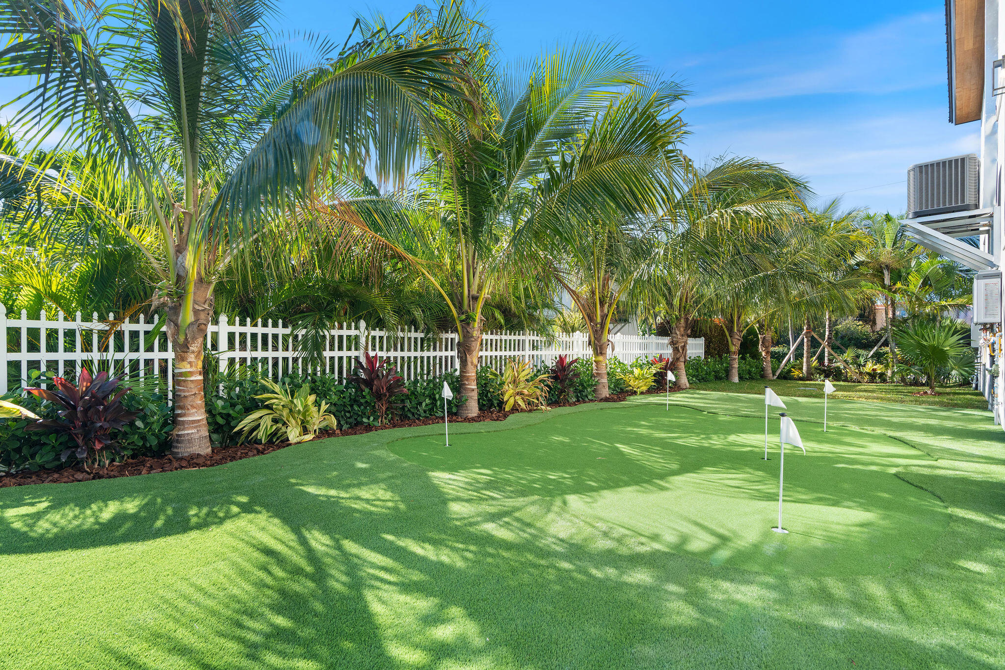 230 15th Circle Key Colony Beach, FL 33051 - Photo 6 of 103 DSC09601