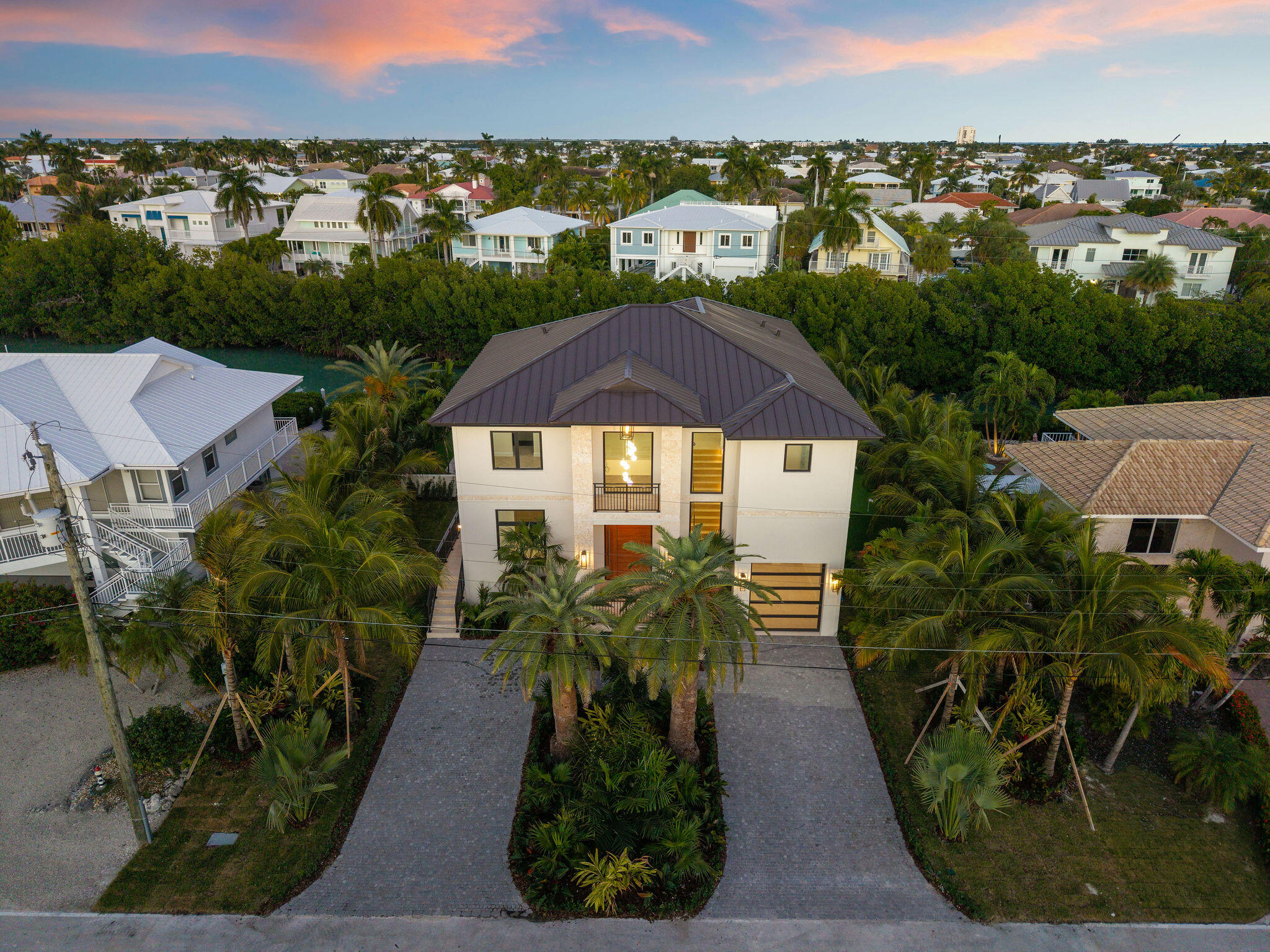 230 15th Circle Key Colony Beach, FL 33051 - Photo 62 of 103 an aerial view of multiple house