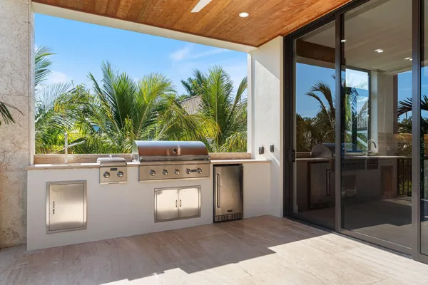 $5,150,000 | 230 15th Circle, Key Colony Beach, FL 33051