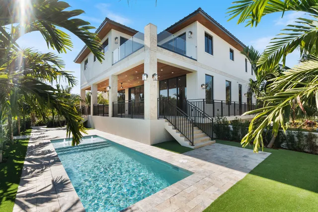 $5,750,000 | 230 15th Circle, Key Colony Beach, FL 33051