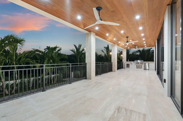 $5,750,000 | 230 15th Circle, Key Colony Beach, FL 33051