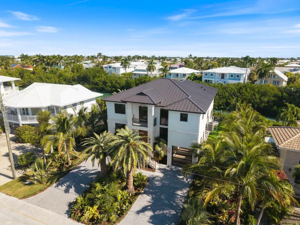 $5,150,000 | 230 15th Circle, Key Colony Beach, FL 33051