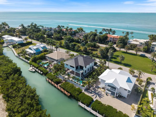 $5,150,000 | 230 15th Circle, Key Colony Beach, FL 33051