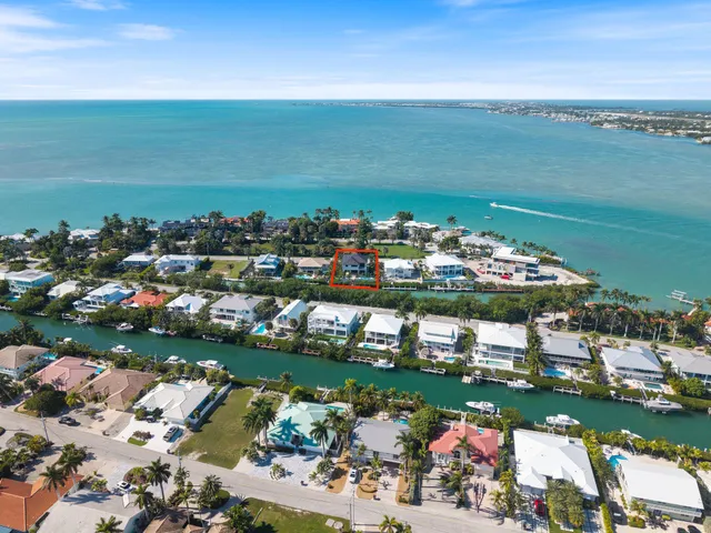 $5,750,000 | 230 15th Circle, Key Colony Beach, FL 33051