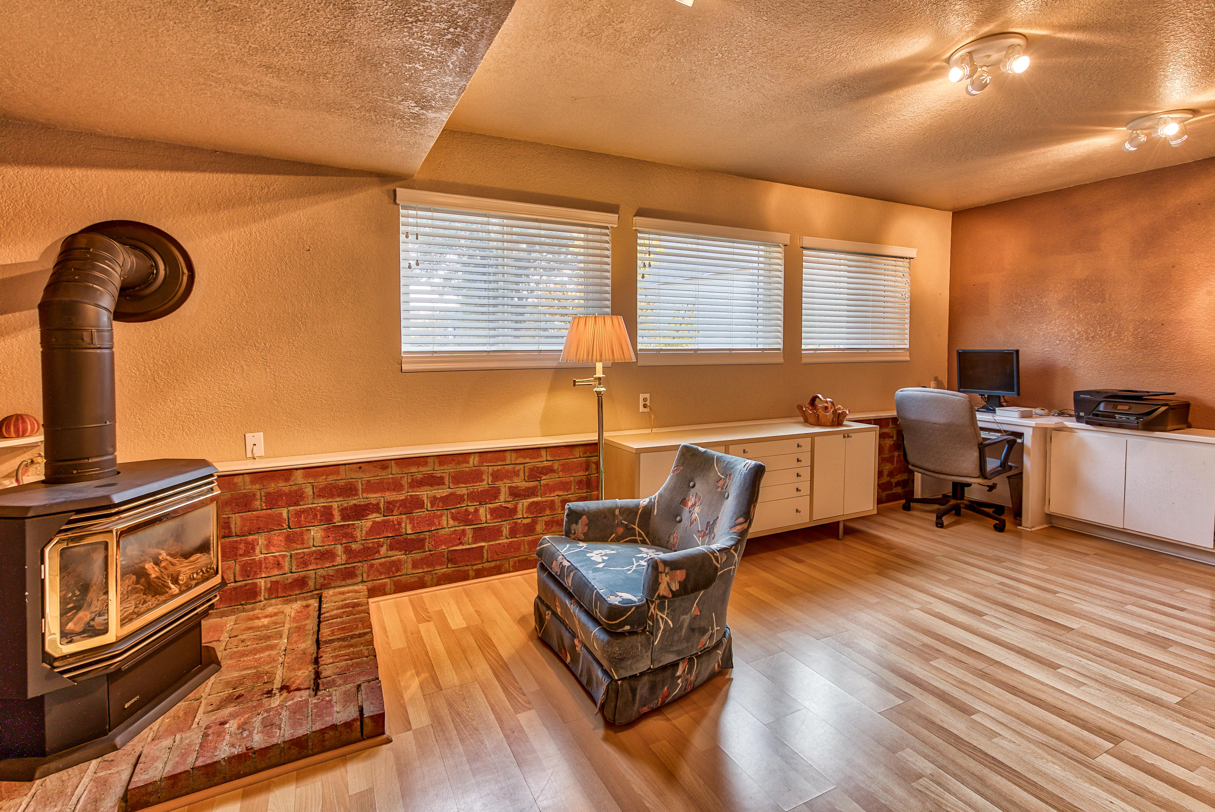 732 Gibralter Road Redding, CA 96003 - Photo 23 of 59 Downstairs