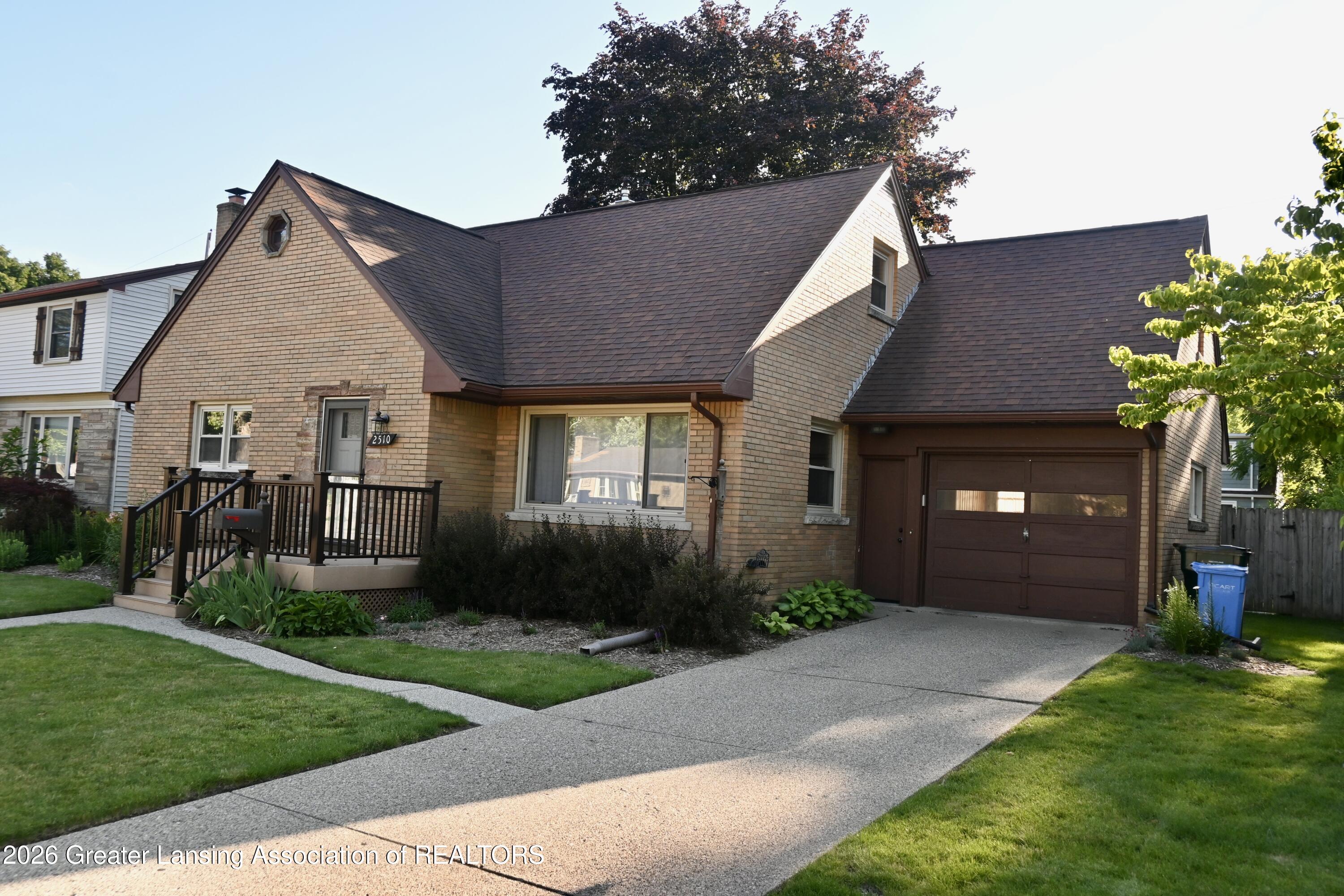 2510 Chatham Road Lansing, MI 48910 - Photo 1 of 24 Front