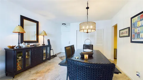 $500,000 | 3001 South Ocean Drive, Unit 923, Hollywood, FL 33019